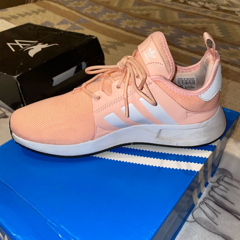 Women sneakers